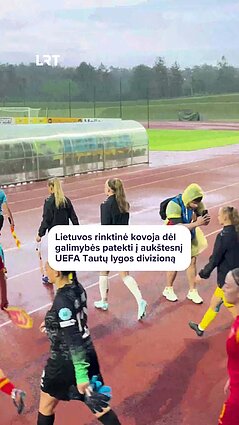 Lietus neišgąsdino: palaikyti Lietuvos moterų rinktinės kovoje sugūžėjo sirgaliai