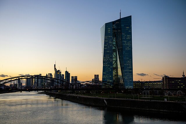 ECB ECB
