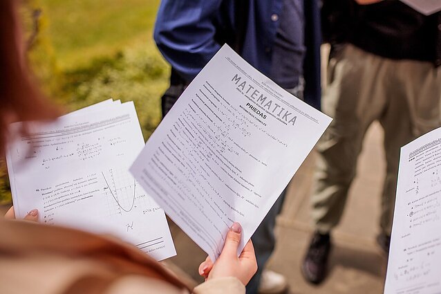 Abiturientai nerimauja dėl matematikos VBE: susirgus mokytojai, dalis pamokų nevyko