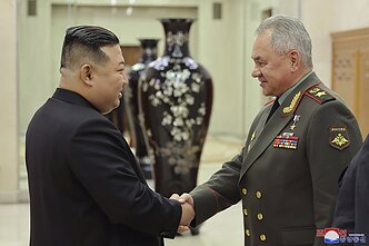 Kim Jong Unas, Sergejus Šoigu