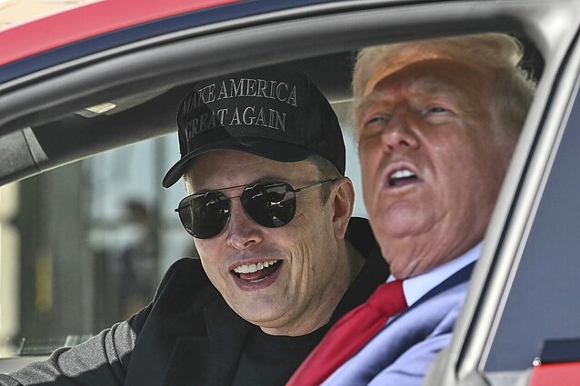 Trumpas ir Muskas įsivėlė į viešą kivirčą: apsižodžiavo socialiniuose tinkluose