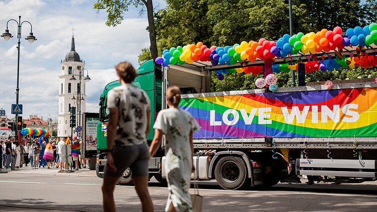 „Baltic Pride“ eitynės spalvina Vilnių: policija tikina – incidentams yra pasiruošę