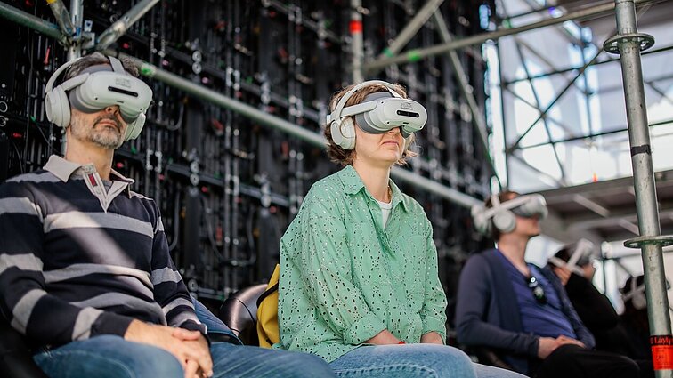 Vilniuje vyksta „Kultūros naktis“: kviečia naršyti tamsoje ir atrasti virš šimto renginių