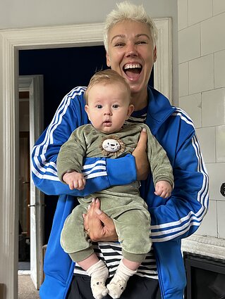 Lina Mieliauskienė su anūku