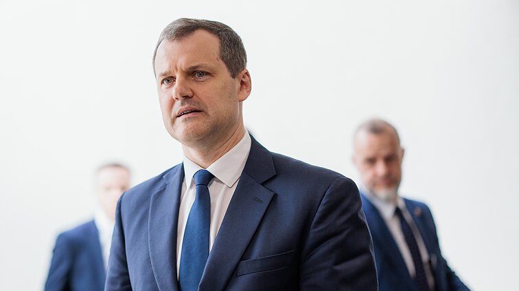 Paluckas sako išgirdęs prezidento patarimą perduoti įmonės akcijas: rimtai tą svarstau