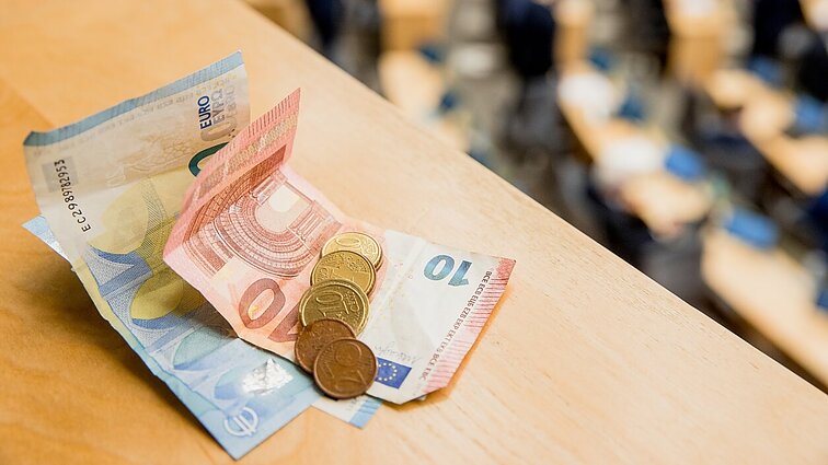 Cukraus mokestis, brangesnis šildymas, draudimas: priimta pusė mokesčių reformos