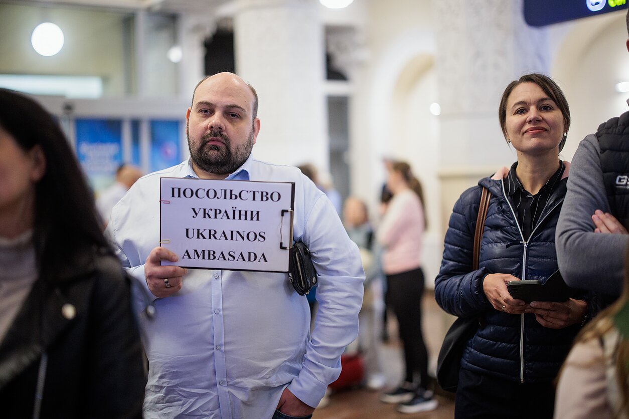 Į Vilniaus oro uostą nusileido lėktuvas su iš Izraelio evakuotais lietuviais Į Vilniaus oro uostą nusileido lėktuvas su iš Izraelio evakuotais lietuviais