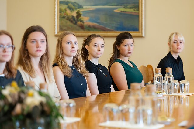 Prezidentūroje pirmoji ponia Diana Nausėdienė susitiko su Lietuvių išeivijos studentų stažuotės (LISS) programos dalyviais