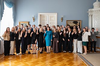 Prezidentūroje pirmoji ponia Diana Nausėdienė susitiko su Lietuvių išeivijos studentų stažuotės (LISS) programos dalyviais