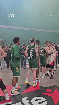 Po metų pertraukos LKL čempionų titulą į viršų kelia Kauno „Žalgirio“ krepšininkai!