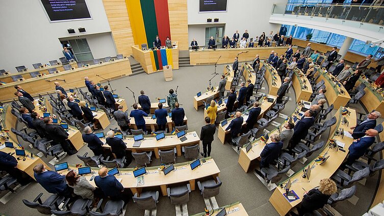 Seimas pradeda rengtis partnerystės įteisinimui: parlamentarai nuomonę išreikš klausimyne