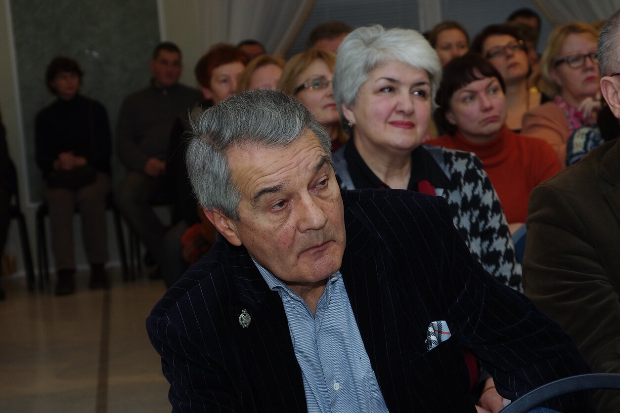 Prezidentūra atims apdovanojimą iš Kremliaus „Pravfondo“ remto poeto ...