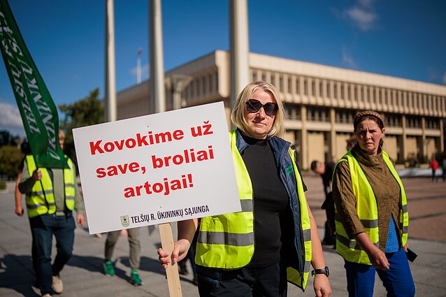 Ūkininkai piketuoja prie Seimo: protestuoja prieš baigiamą svarstyti mokesčių reformą Ūkininkai piketuoja prie Seimo: protestuoja prieš baigiamą svarstyti mokesčių reformą