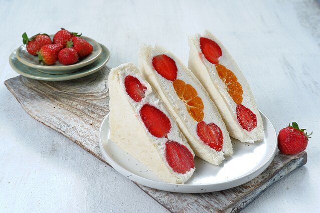 Japoniški vaisiniai sumuštiniai „fruit sando“