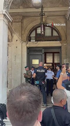 Venecijoje laukiama „Amazon“ įkūrėjo Jeffo Bezoso ir Lauren Sánchez vestuvių