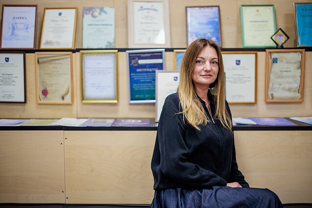 Dainavimo mokytoja V. Pimpienė išugdė daug žinomų dainininkų. 