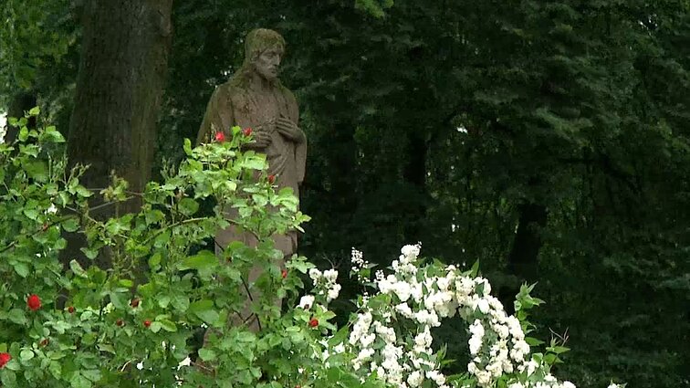 Kaune puoselėjamas Maironio sodas: poeto pomėgis sodininkauti atmenamas iki šiol