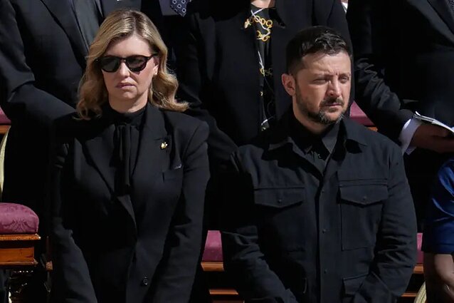 Владимир Зеленский вместе с женой Еленой на похоронах папы Франциска