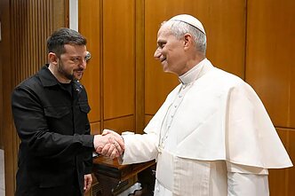 Украинский президент с новоизбранным папой Львом ХIV в Ватикане