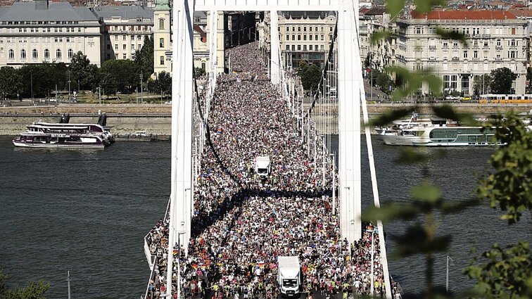 Šimtatūkstantinių LGBT eitynių Budapešte atgarsiai: Orbano atpirkimo ožys – Briuselis