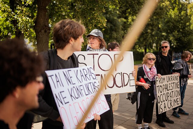 Protesters in Vilnius decry Israeli foreign minister’s visit amid Gaza atrocities