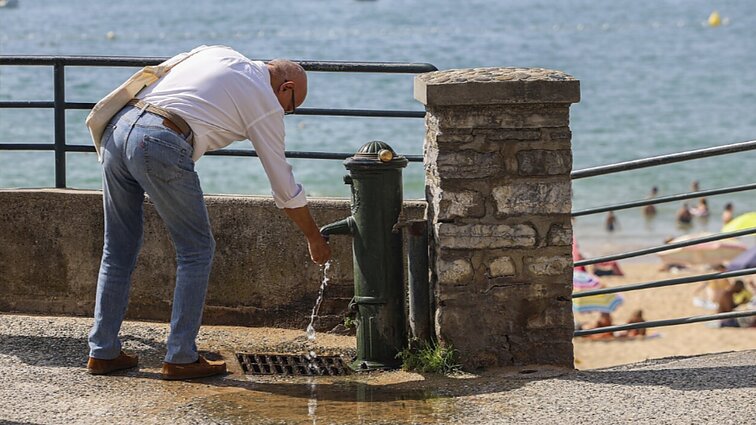 Europoje tęsiasi kaitros banga: Italijoje karščiai pareikalavo pirmųjų dviejų aukų
