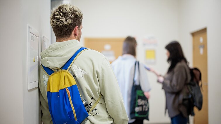 Daugėja mokinių, neįleistų į brandos egzaminų perlaikymą: informaciją apie juos dingo