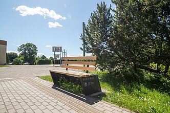 Lietuvos miesteliuose dygsta išmanieji suoliukai Lietuvos miesteliuose dygsta išmanieji suoliukai