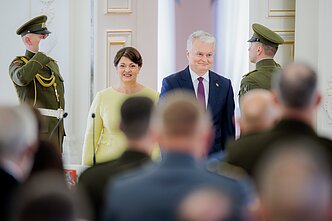 G. Nausėda Valstybės dienos proga įteikė valstybės apdovanojimus