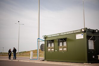 Poland temporarily reinstates border checks with Lithuania Poland temporarily reinstates border checks with Lithuania