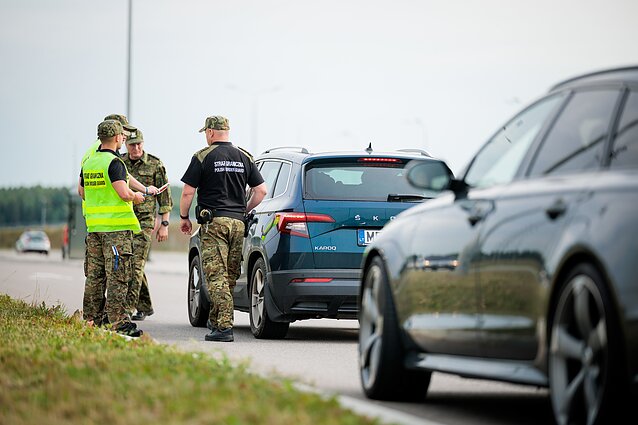 Lenkija laikinai įveda patikras prie Vokietijos ir Lietuvos sienų