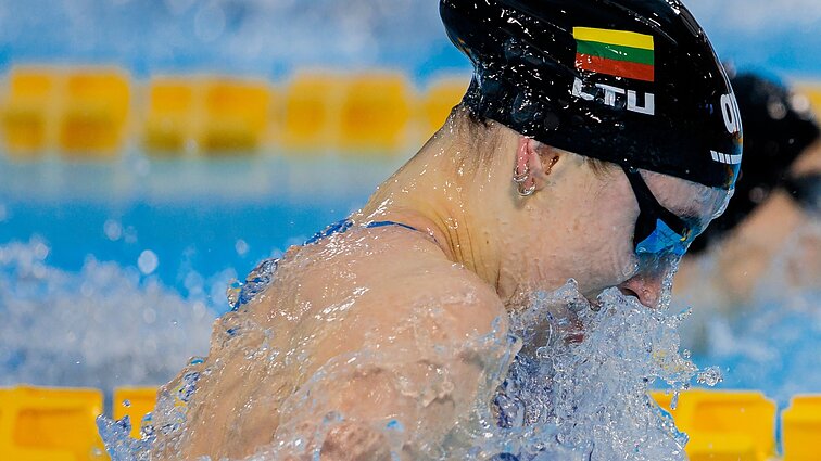 Tautiška giesmė skambėjo Europos jaunimo plaukimo čempionate: lietuviai dabinosi medaliais