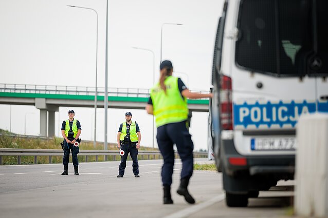 Lenkija laikinai įveda patikras prie Vokietijos ir Lietuvos sienų