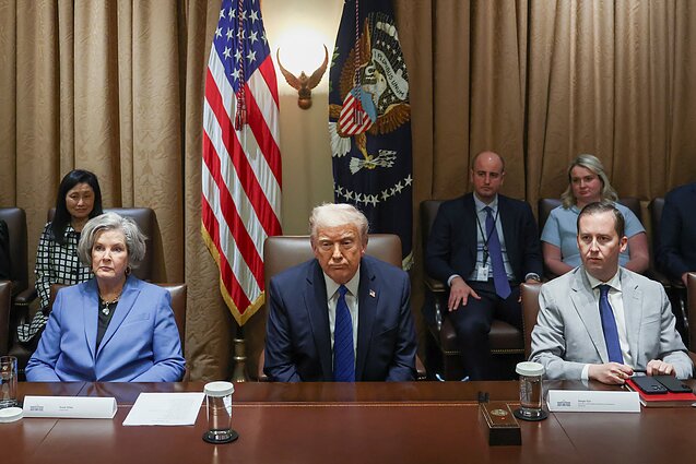 Donaldas Trumpas (viduryje) ir Sergio Goras (dešinėje) Donaldas Trumpas (viduryje) ir Sergio Goras (dešinėje)