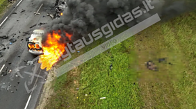 Susišaudymo metu įtariamojo automobilis ir tarnybinis policijos automobilis užsiliepsnojo.