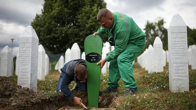 Minint 30 metų nuo Srebrenicos genocido, laidojamos 7 aukos: šimtai artimųjų vis dar ieško