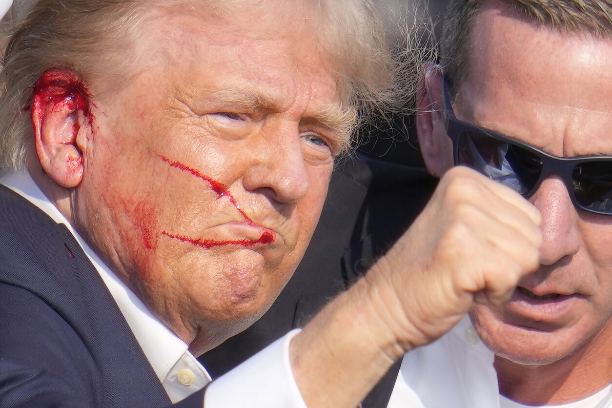 Rinkiminiame renginyje pasikėsinta į Donaldą Trumpą