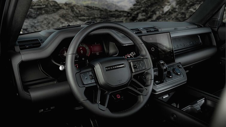 „Defender OCTA Black“