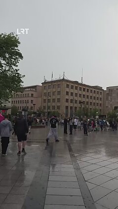 Gerbėjai bėga pamatyti visame pasaulyje žinomą strymerį, „YouTube“ kanalo žvaigždę IShowSpeed!