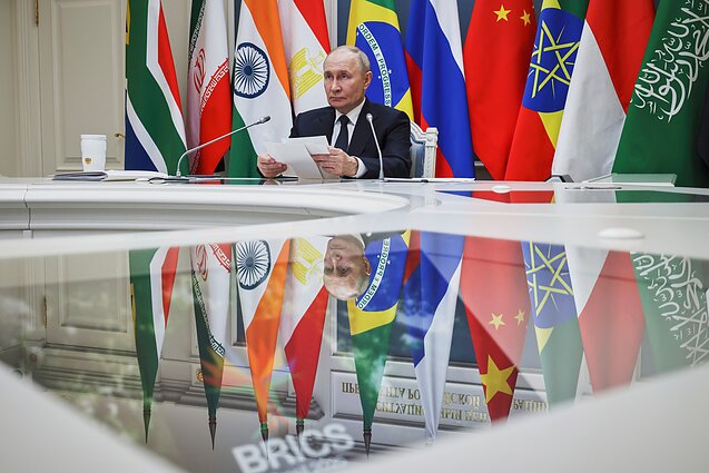 Ekonomistas: kuo toliau, tuo Rusiją prispausti sankcijomis sudėtingiau