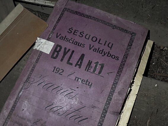 Šešuolių švento Juozapo bažnyčioje rasti keli tūkstančiai 18-20 amžių apimančių istorinių dokumentų Šešuolių švento Juozapo bažnyčioje rasti keli tūkstančiai 18-20 amžių apimančių istorinių dokumentų