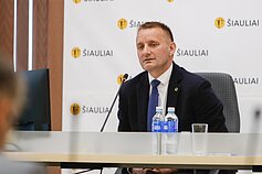 Šiaulių miesto tarybos posėdis. Meras Artūras Visockas