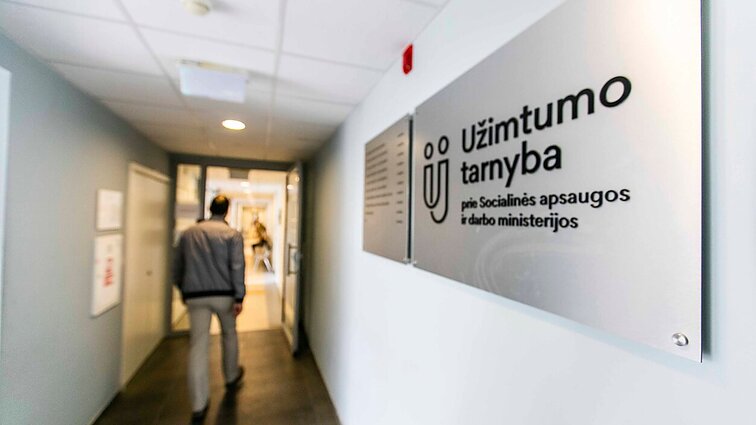 Svarsto, kaip pažaboti piktnaudžiavimą nedarbo išmokomis: „Žmonės turi jausti atsakomybę“