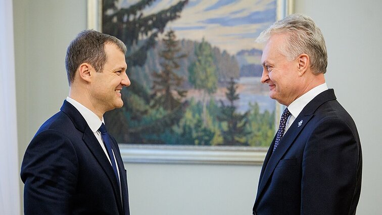 Beniušis: kyla klausimas, ar Palucko reputacijos bėdos neskandina ir prezidento