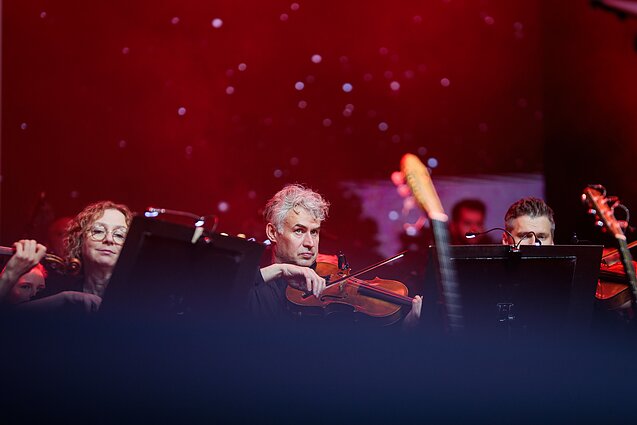 Britų grupės „Fink“ dainos Vilniuje suskambo su orkestru Britų grupės „Fink“ dainos Vilniuje suskambo su orkestru