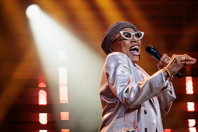 „Midsummer Vilnius“ – džiazo gūsis: festivalyje pasirodė JAV žvaigždė Dee Dee Bridgewater „Midsummer Vilnius“ – džiazo gūsis: festivalyje pasirodė JAV žvaigždė Dee Dee Bridgewater