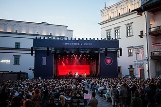 „Midsummer Vilnius“ – džiazo gūsis: festivalyje pasirodė JAV žvaigždė Dee Dee Bridgewater „Midsummer Vilnius“ – džiazo gūsis: festivalyje pasirodė JAV žvaigždė Dee Dee Bridgewater