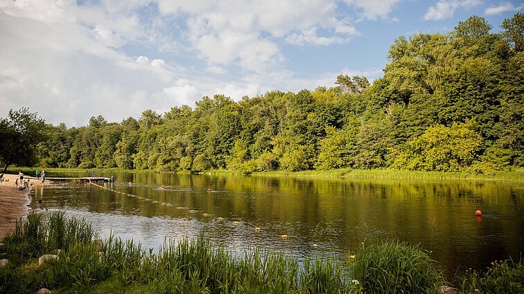 Kritulių negailinti liepa: maloni šiluma nesitrauks, bet kita savaitė bus itin lietinga