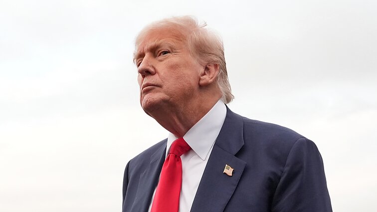 Trumpas lankosi Škotijoje: neformaliu vizitu diplomatiją derins su verslu ir golfu
