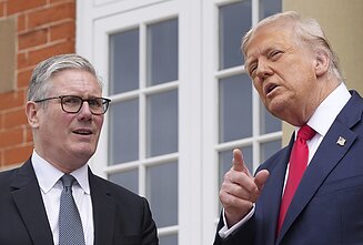 Keiras Starmeris ir Donaldas Trumpas